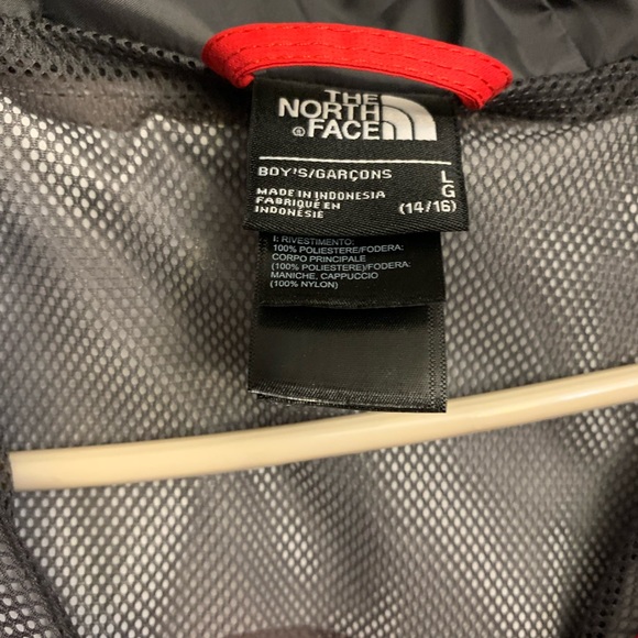 2 in1 north face coat with hood. - Picture 6 of 6